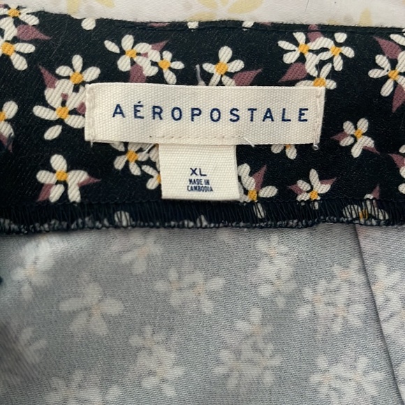 Floral tight skirt - Picture 3 of 3